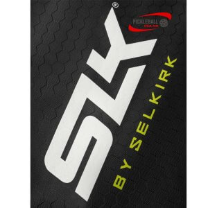 Bao vợt pickleball Selkirk SLK giúp bảo vệ vợt khỏi trầy xước, va đập. Thiết kế gọn nhẹ, khóa kéo tiện lợi, phù hợp nhiều dòng vợt.